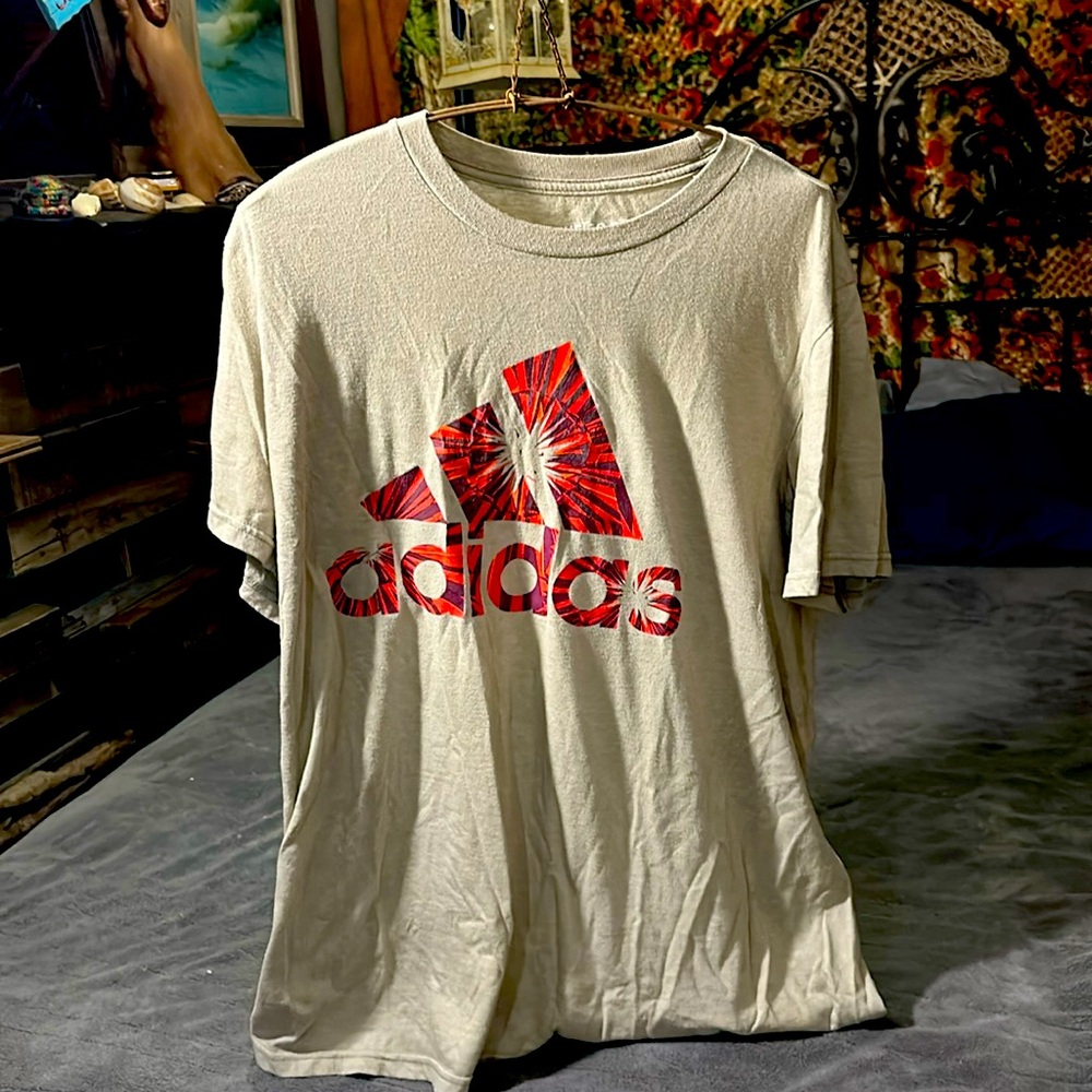 Adidas Tshirt